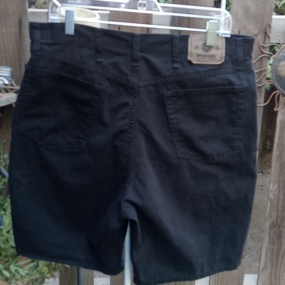 Men's black Wranglers size 36 relaxed fits stretchy material
